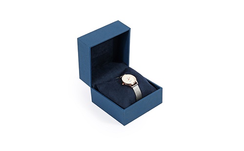 What are the characteristics of jewelry box customization?