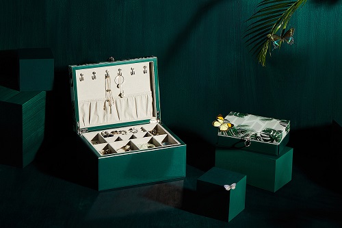 Where are the manufacturers of customized jewelry boxes?