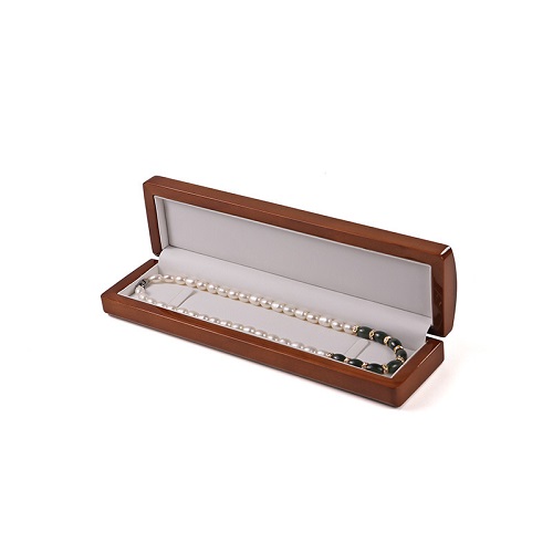 What are the advantages of wooden jewelry boxes