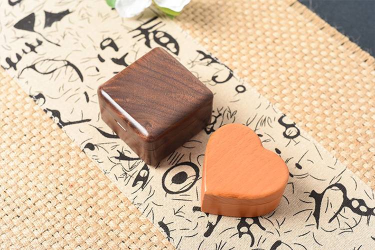 Handmade natural color heart shaped wooden jewelry packaging gift wedding ring box with inside velvet finishing
