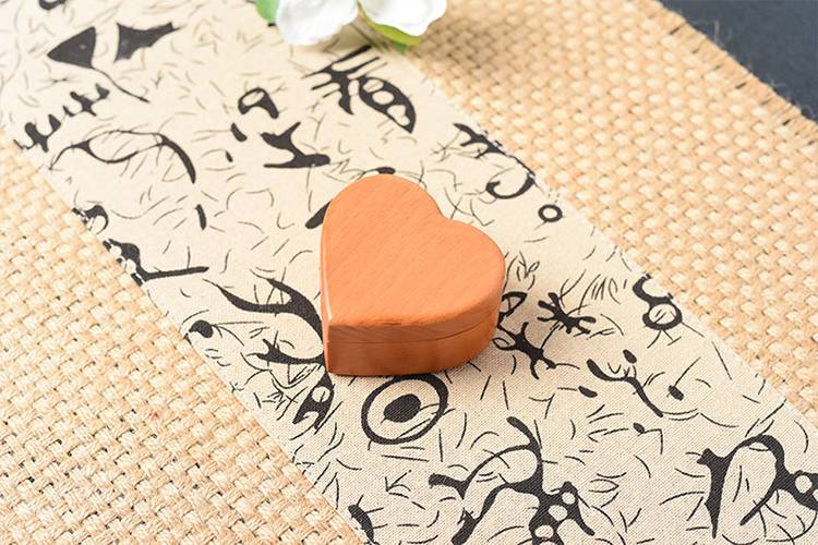 Handmade natural color heart shaped wooden jewelry packaging gift wedding ring box with inside velvet finishing