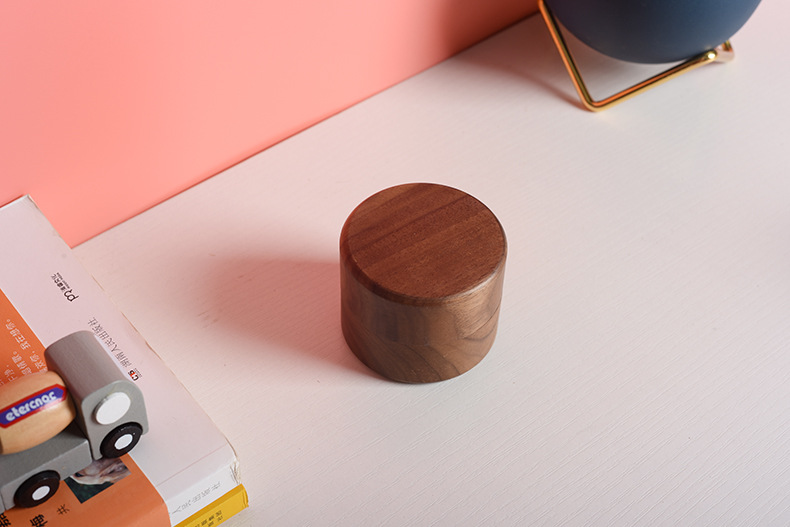 Custom luxury round style beech or walnut wood jewellery wedding ring gift jewelry box packaging