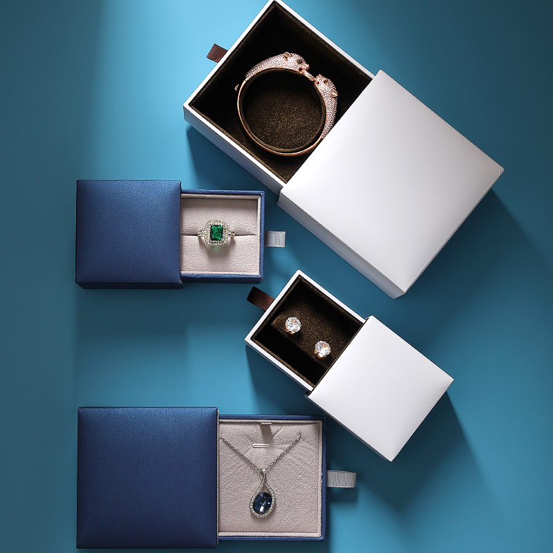 jewelry pendant box 