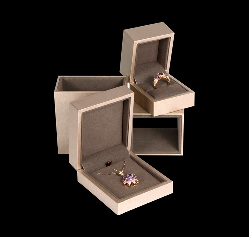 As a gift, what is the importance of the jewel box